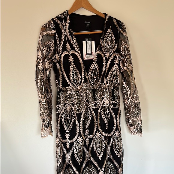 Boohoo Black and Tan Long Sleeve V-Neck Sequin Dress - Picture 1 of 6